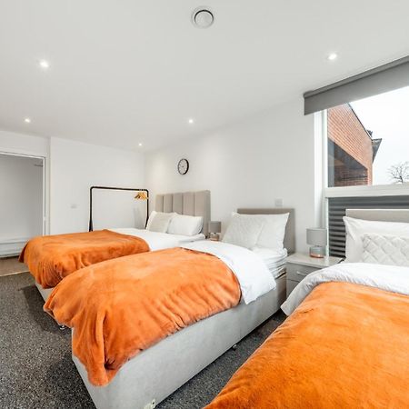 London Edgware Station Apartment Exterior photo
